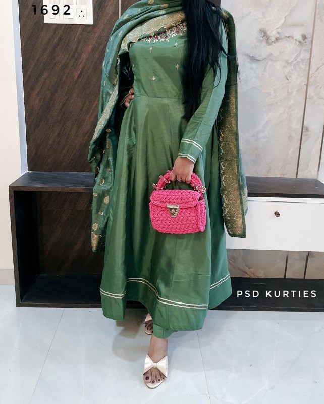SILK WITH SILK PANT AND HEAVY BANARSI FULL  DUPATTA SET