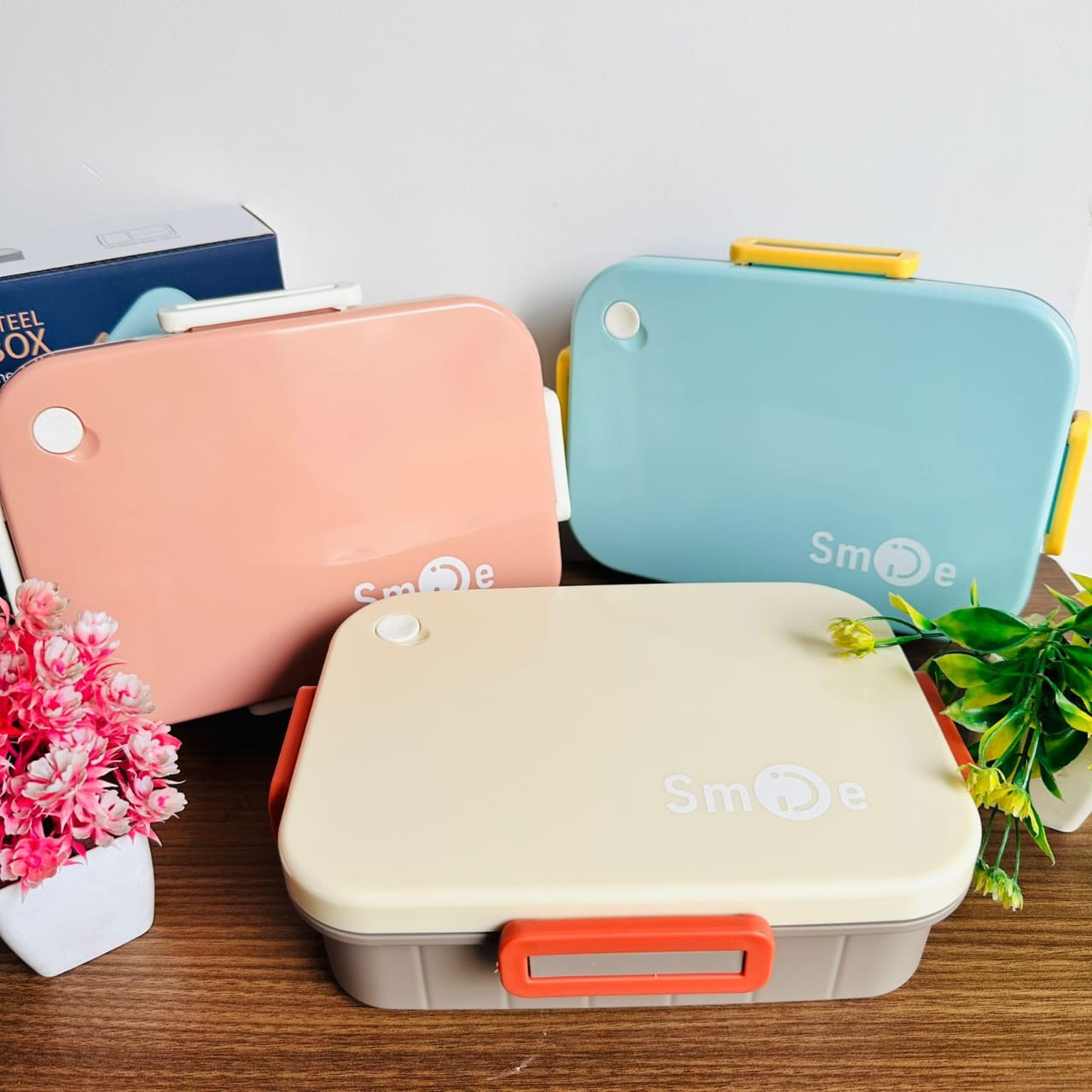 Leakage Proof Lunch Box with Steel Spoon and 2 Choap Sticks