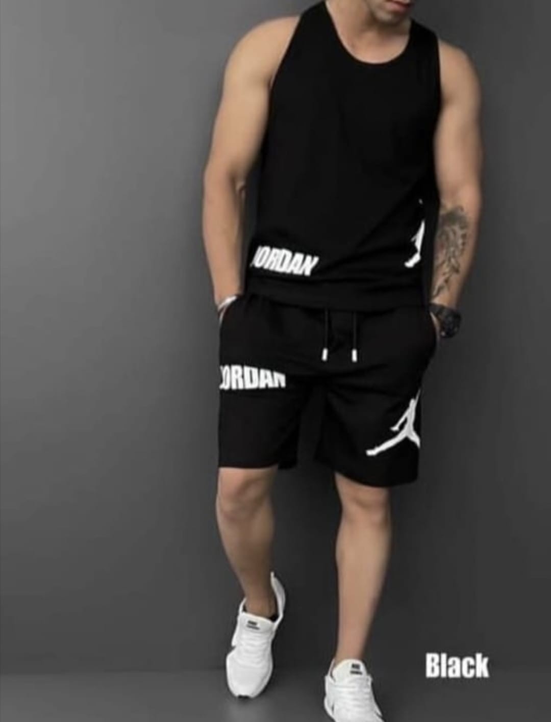 Short With Both Side Zip Pocket