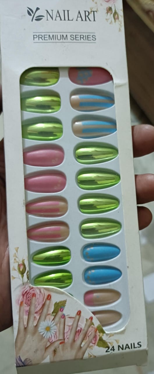 ack of  24 Artificial Nails