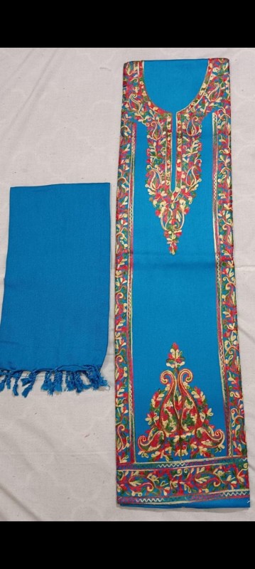 Woolen Fabric Suit With Shawl